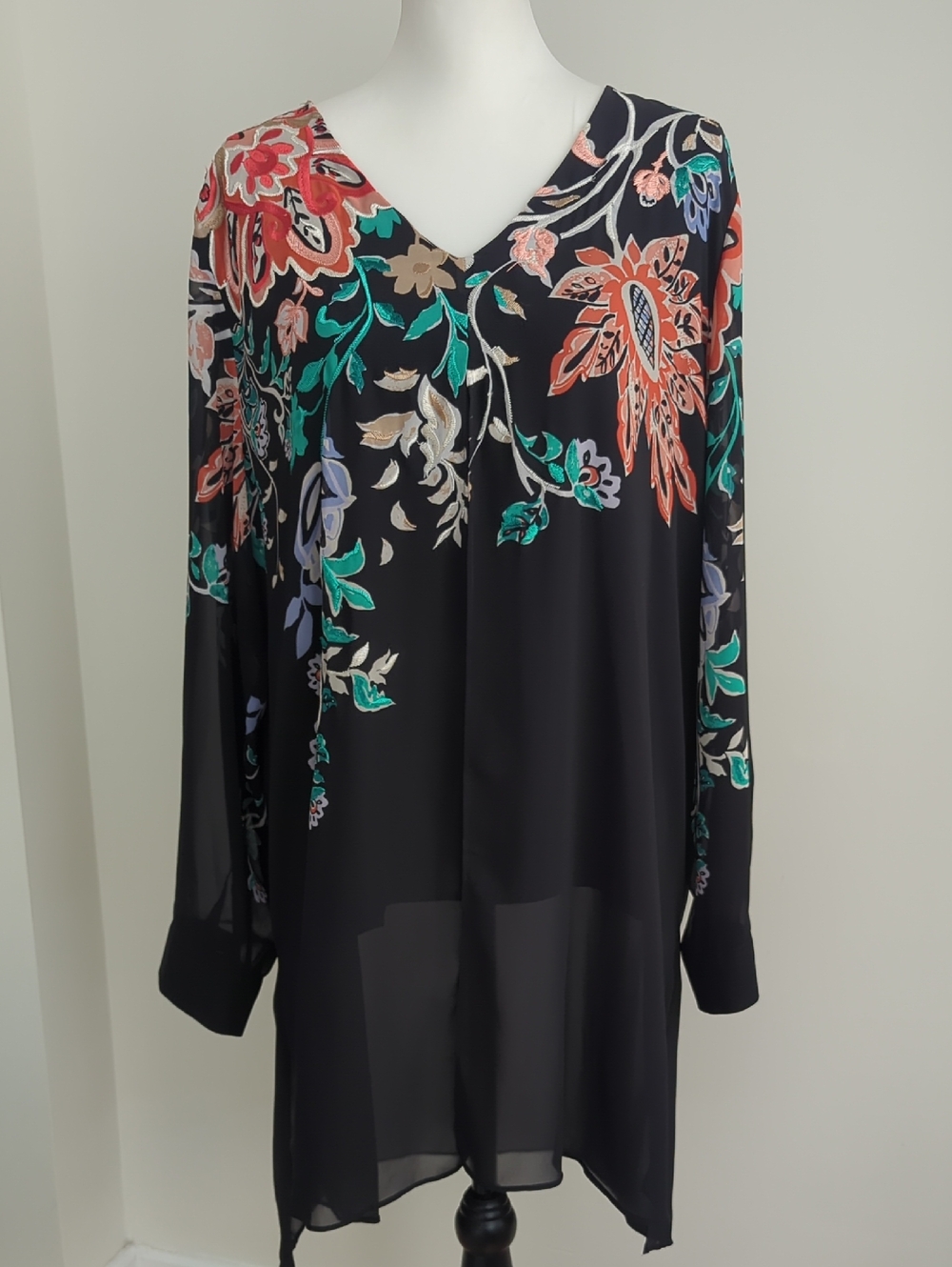 Chico's Black Floral Embroidered Sheer Overlay Tunic Blouse SIZE 3 XL